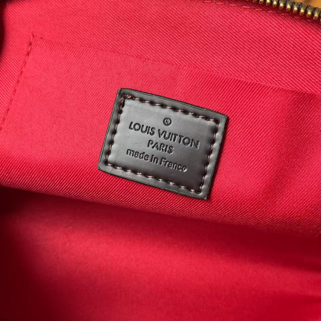B1P46E95 Popular leather bag