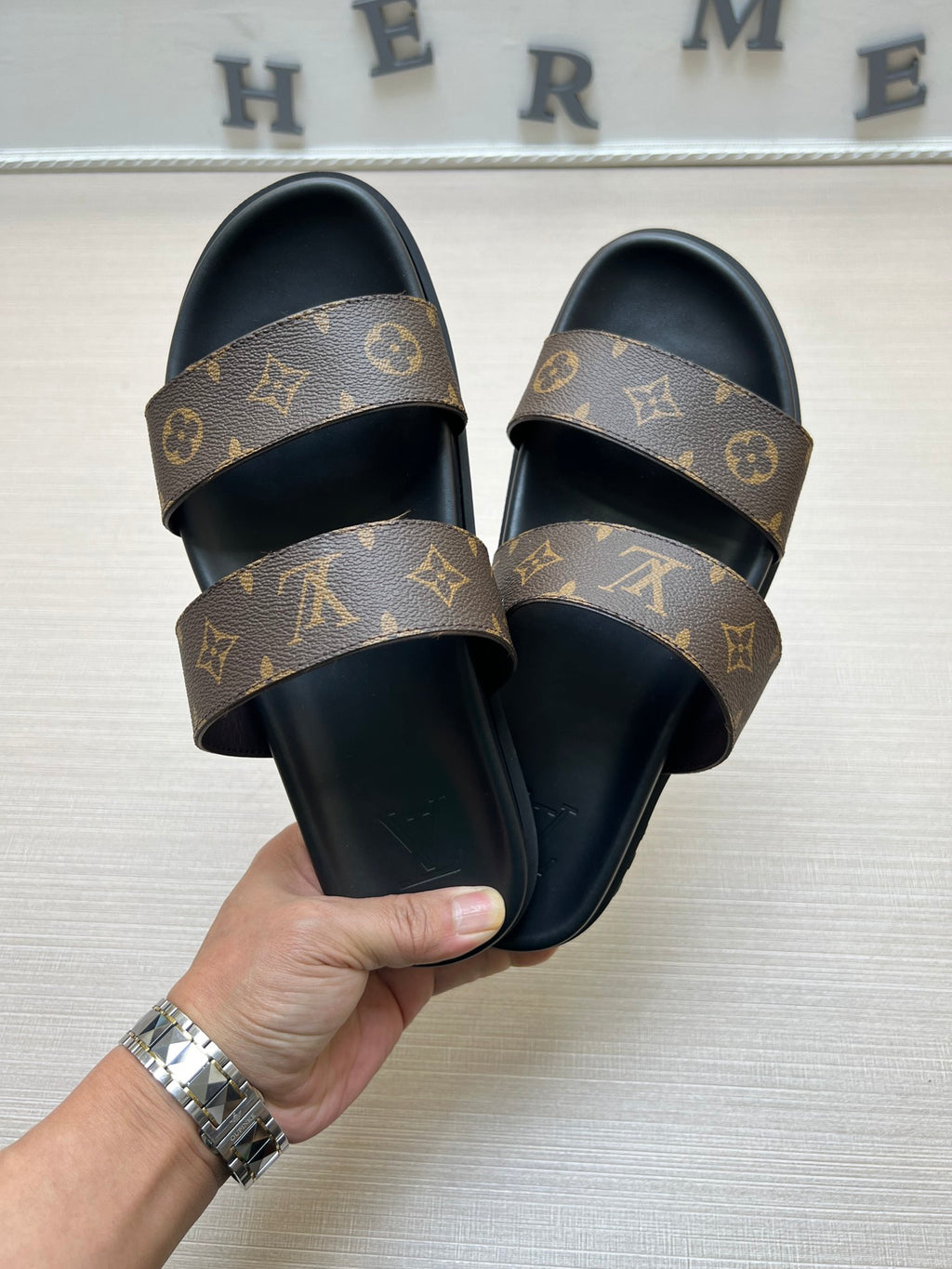 Z5ZE57 Popular slippers