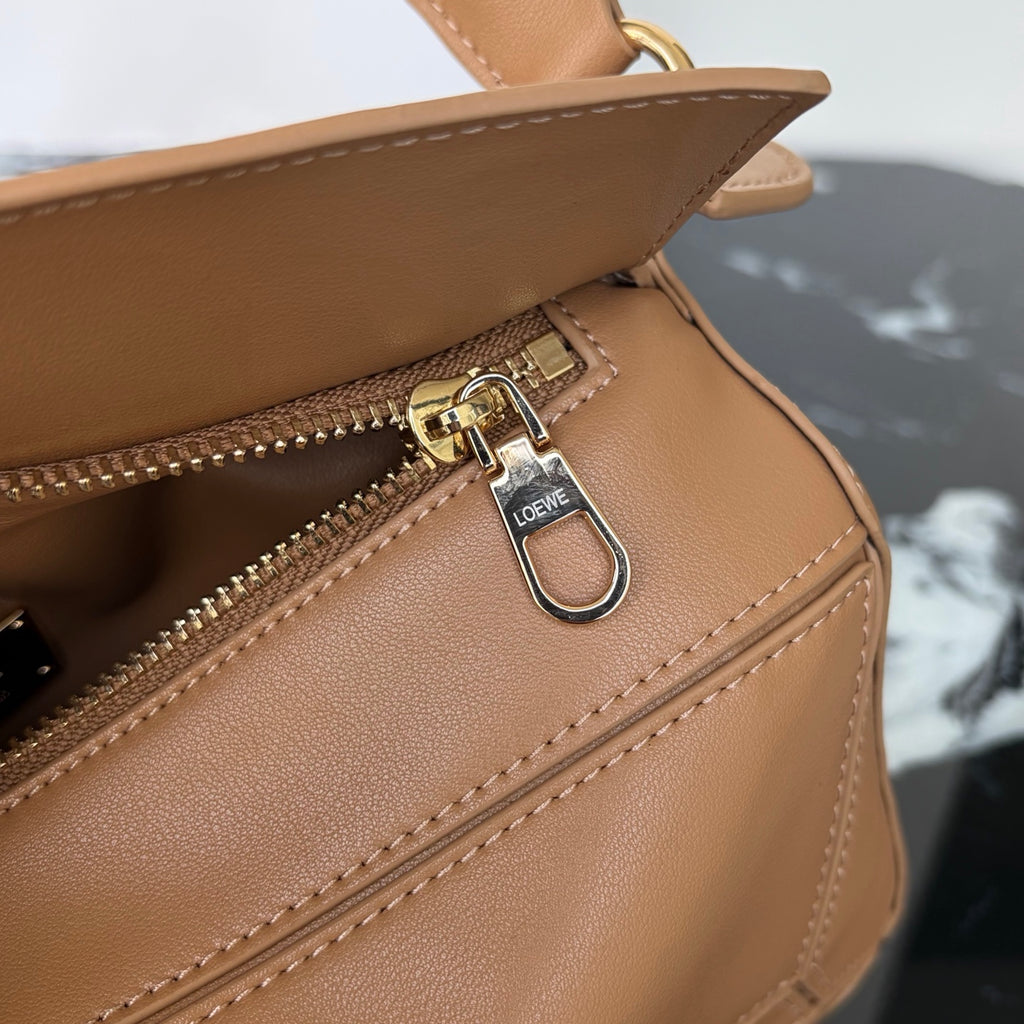 B1R66A16 Popular leather bag