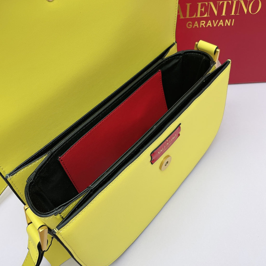 B5X111VL45 Popular  leather bag 