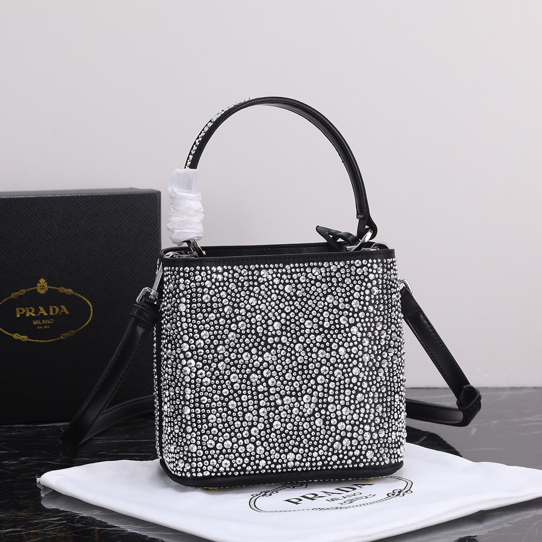 B12X44P265 Popular leather bag 