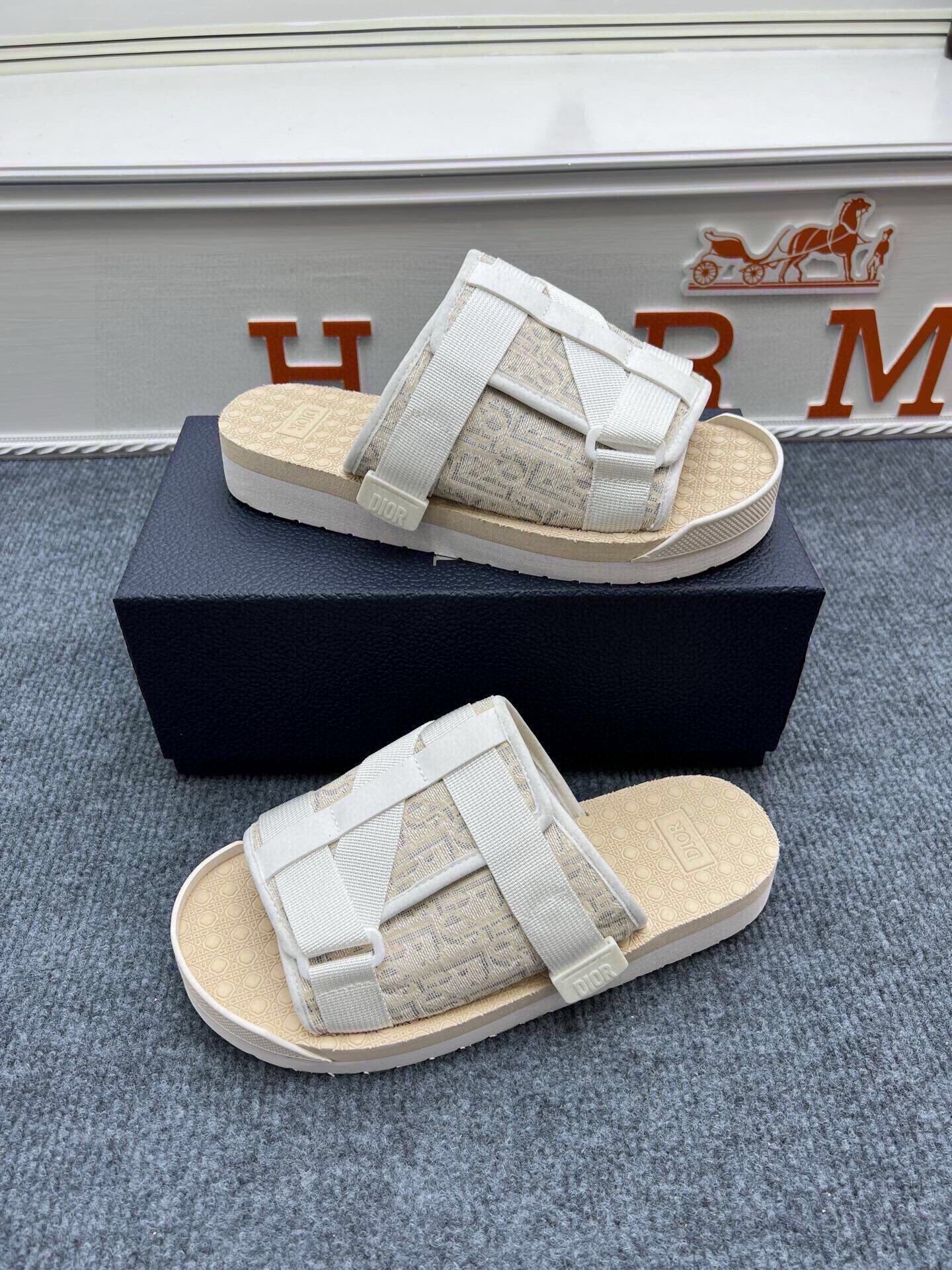 Z5Z35D305 Popular Slippers