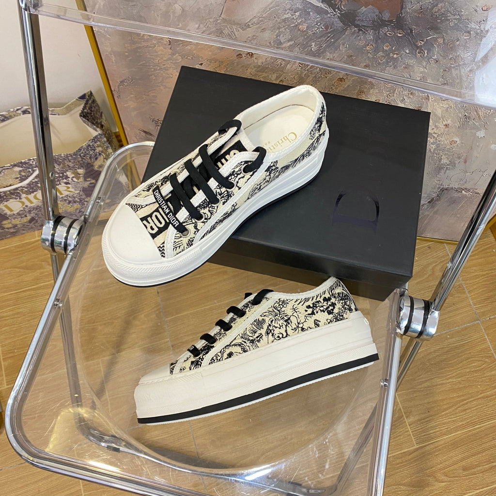 Z1XD67 Popular shoes