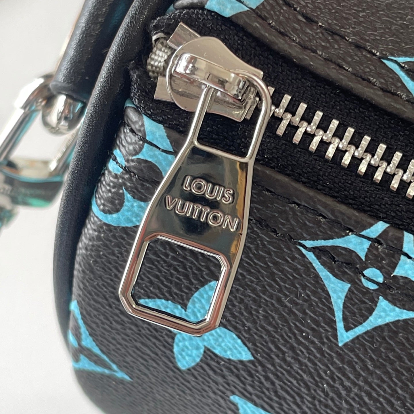 B1P46E32 Popular leather bag