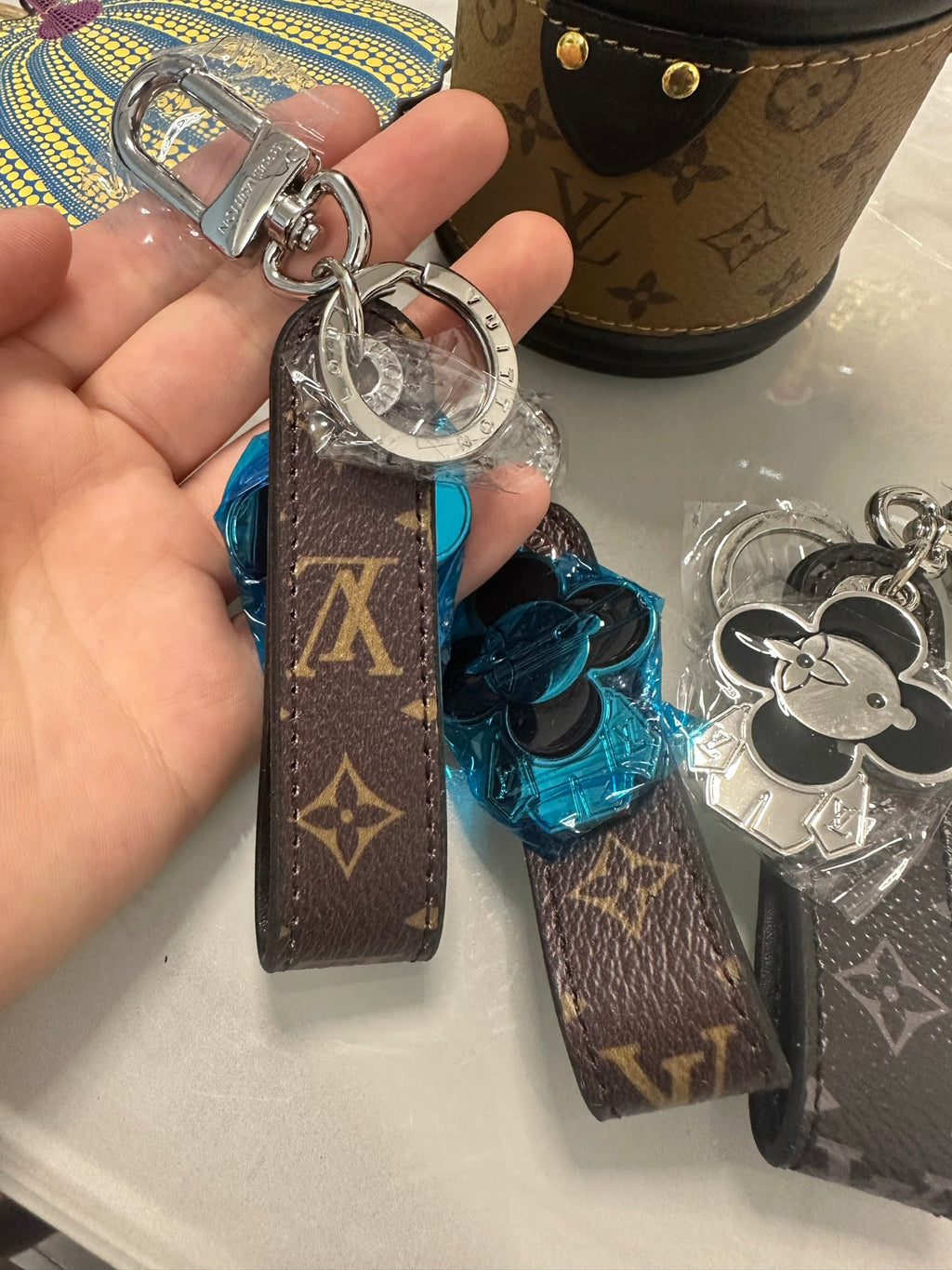 A1Z105E27 Popular bag 's charms accessories
