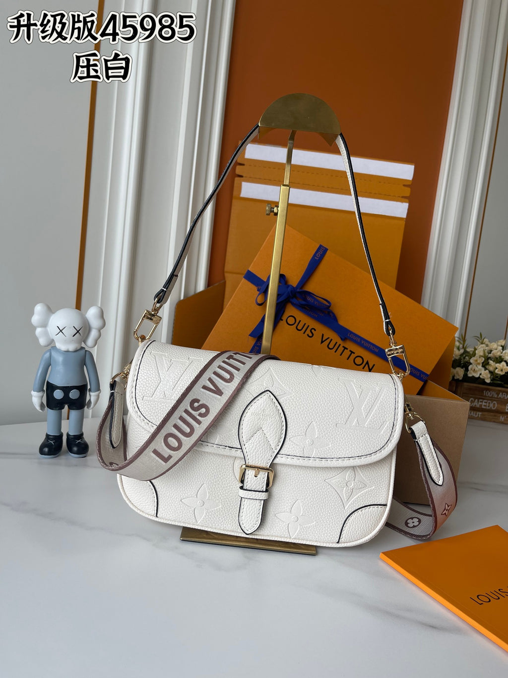 B1P36E38 Popular leather bag