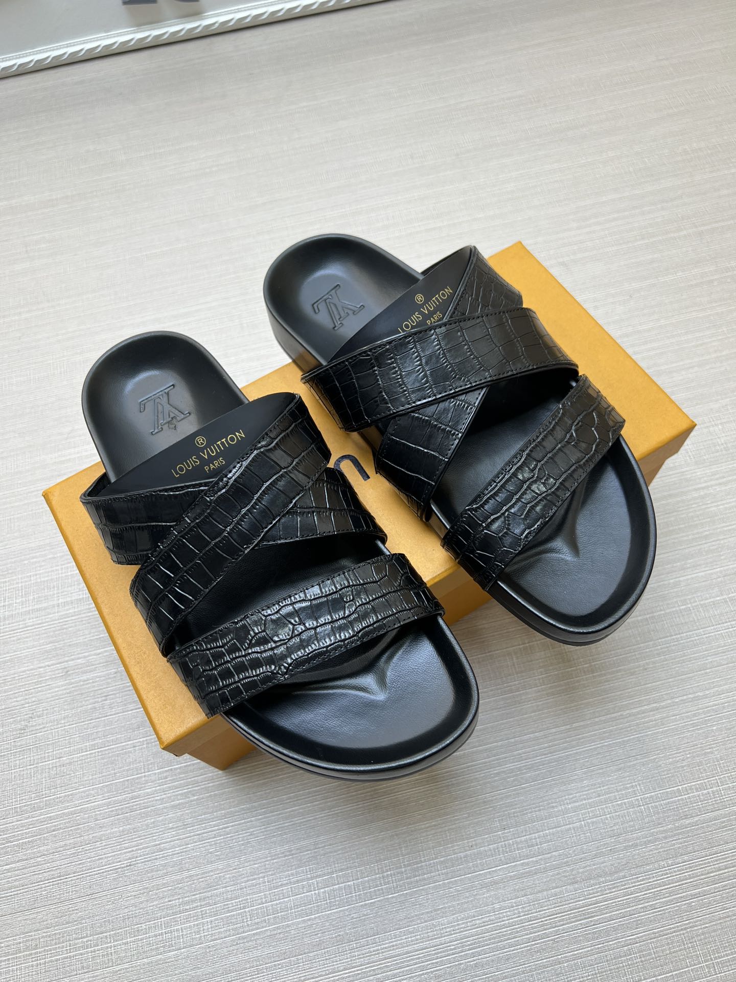Z5ZE89 Popular slippers