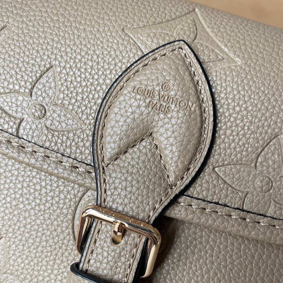 B1P36E38 Popular leather bag
