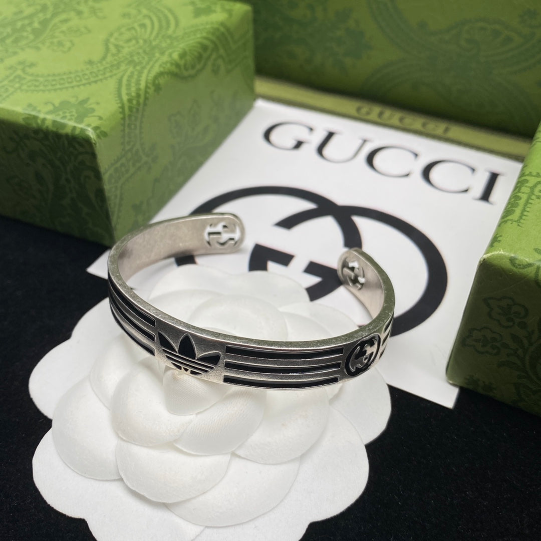 X1B82B250K  Popular Bracelets