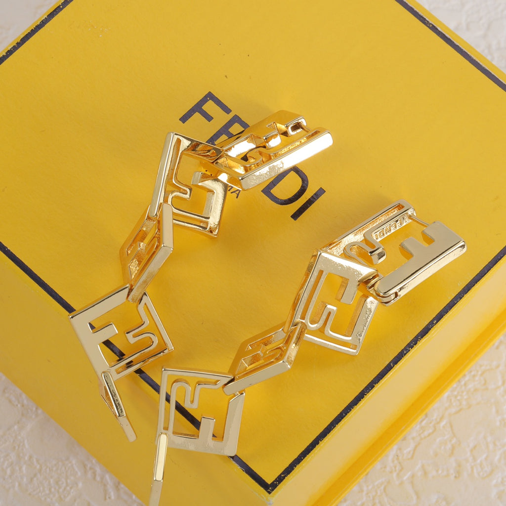 X1Q95F24E Popular Earrings