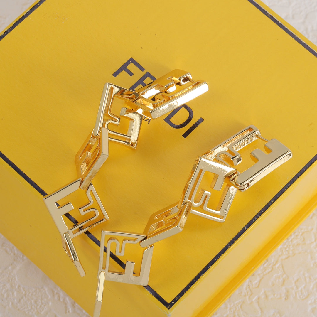 X1Q95F24E Popular Earrings
