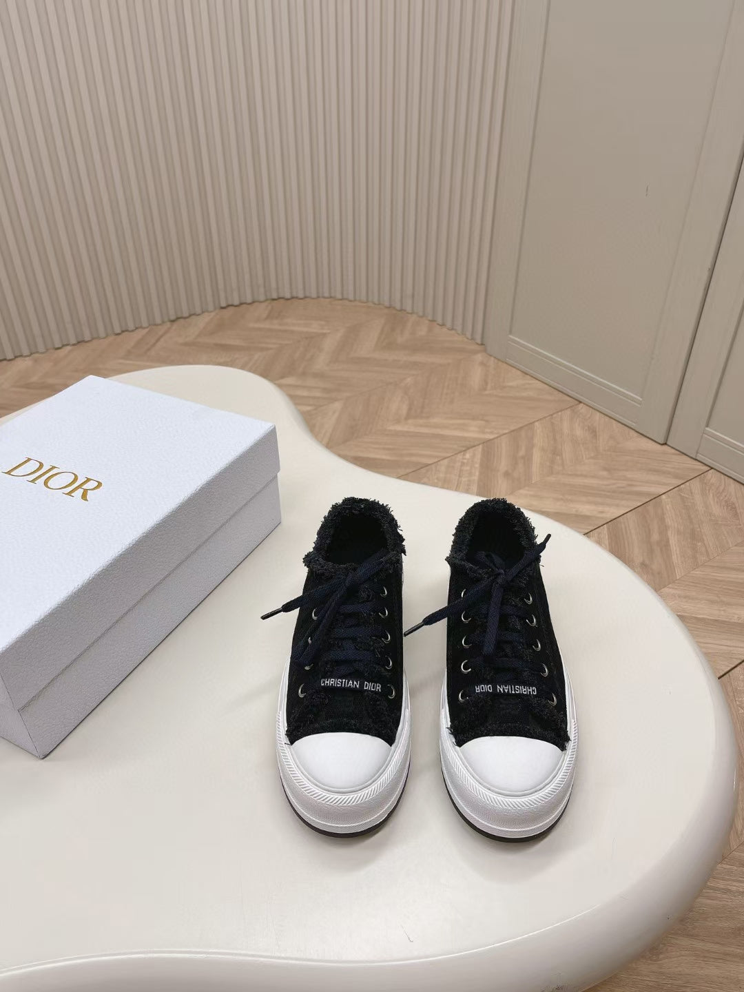 Z2Q105D428 Popular high-quality Shoes