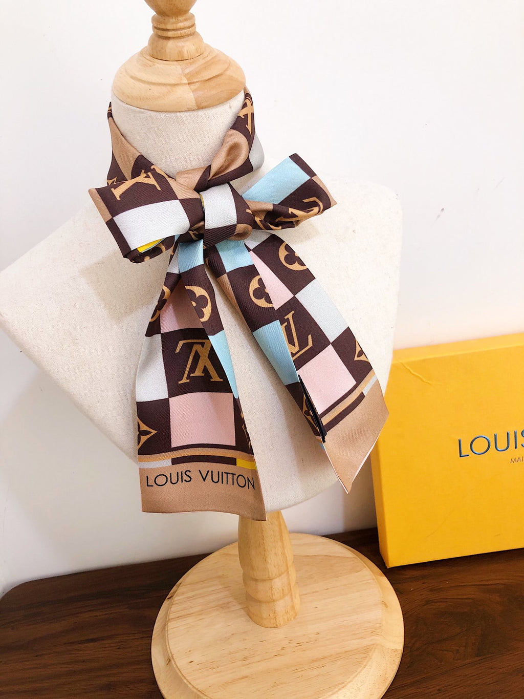 W1Z25E177  Popular Silk Scarve