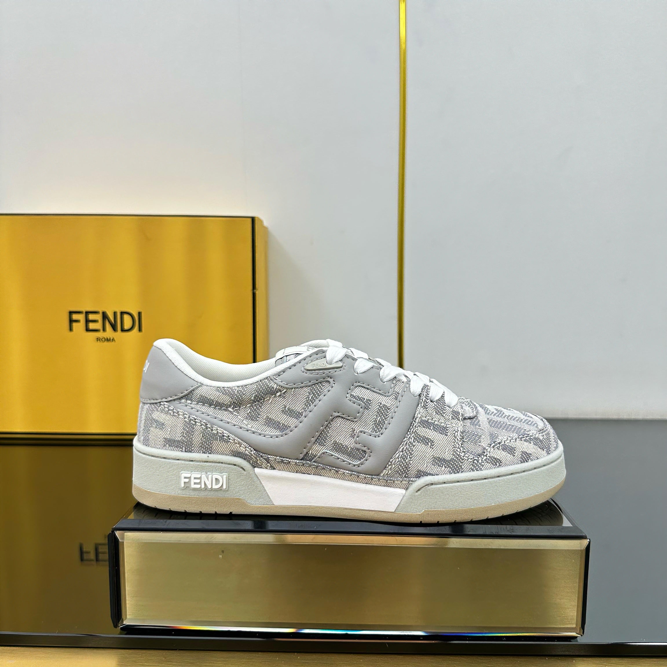 Z2Q105F420 Popular high-quality Shoes