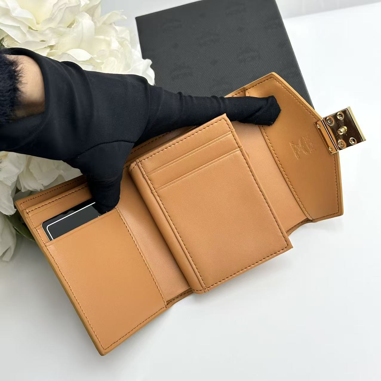 B1N36M13 Popular leather  Wallets