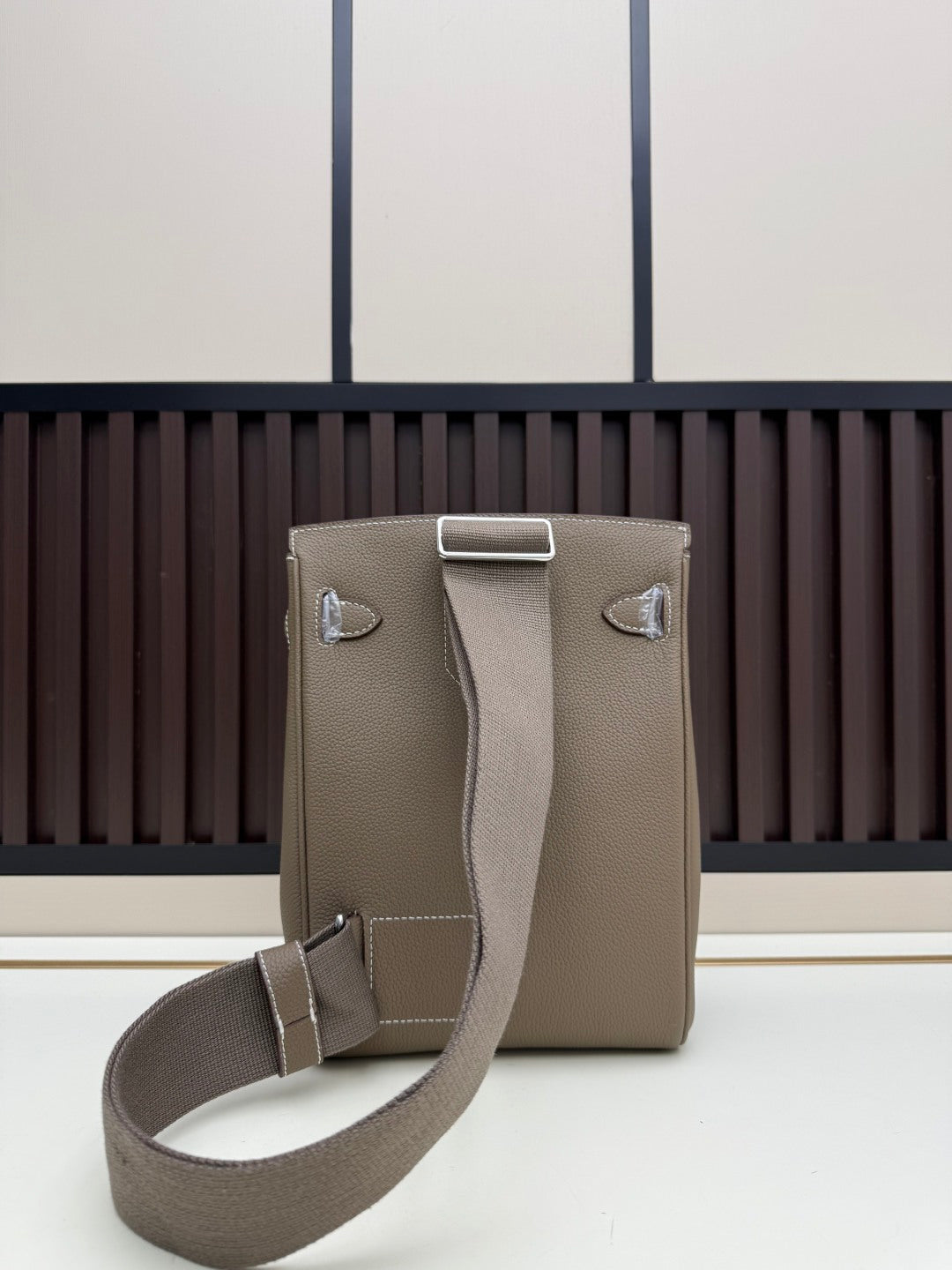 B1P36H45 Popular leather bag