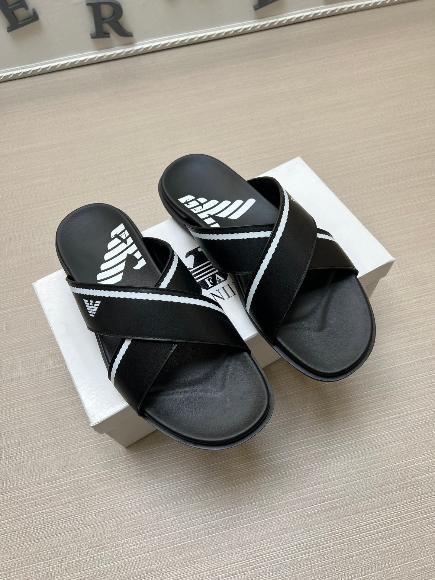 Z5ZA102 Popular slippers