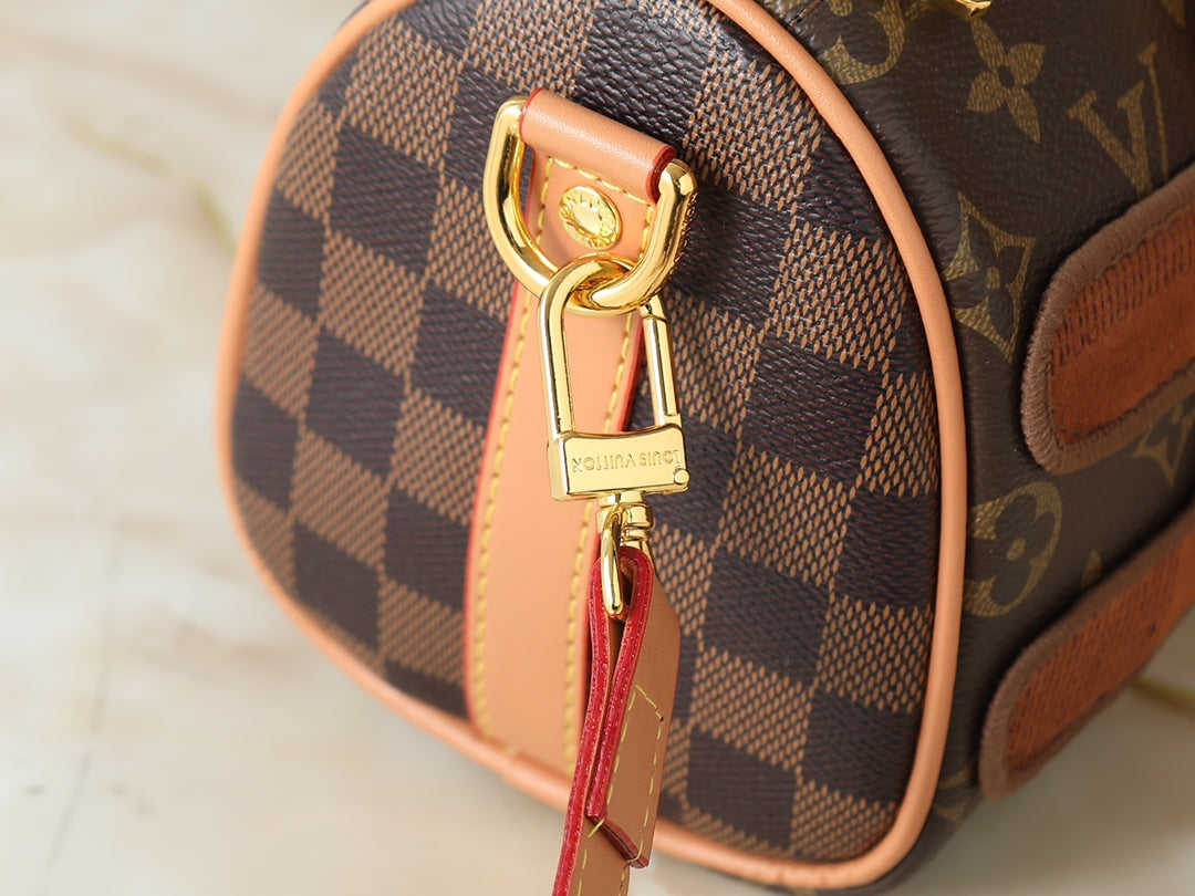 B1P46E31 Popular leather bag