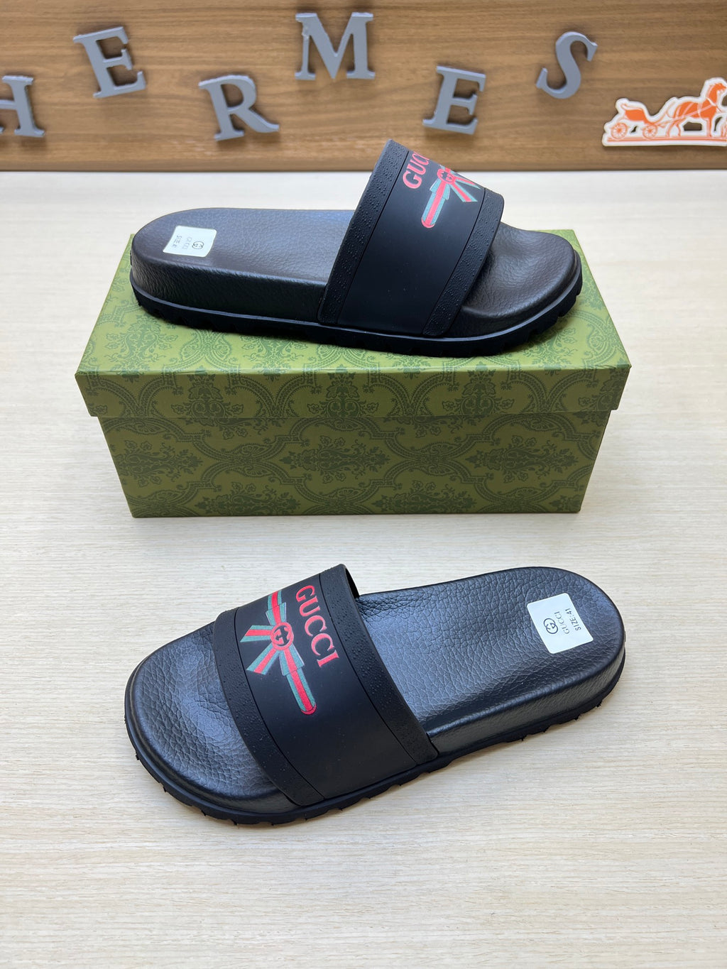Z5R66B28 Popular Slippers