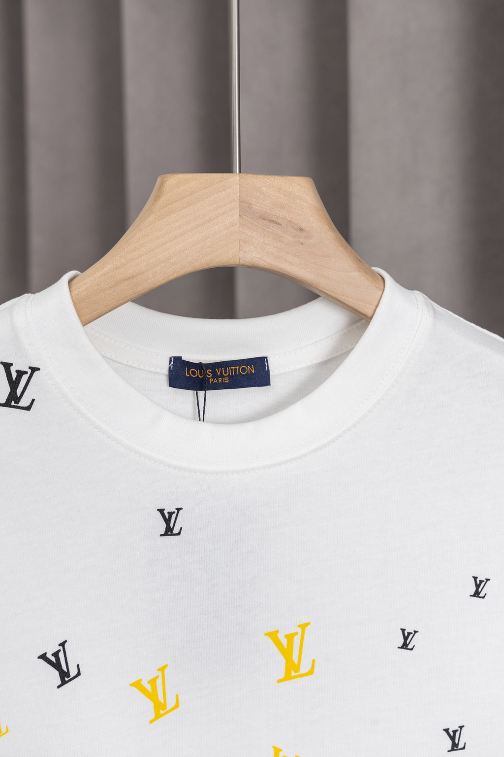 U1W25E1  Popular T-shirts