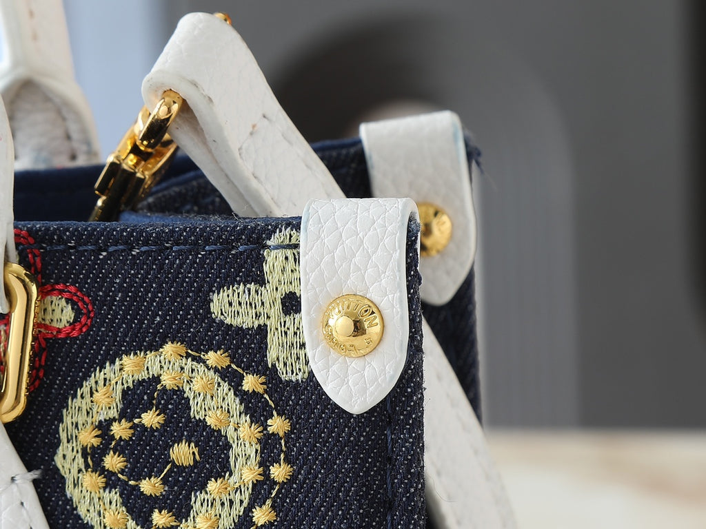 B1R15E22 Popular  genuine leather embroidered bag