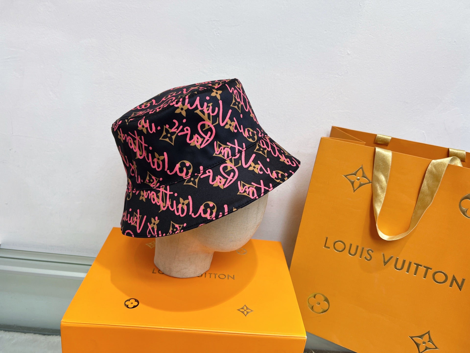 M1R76E23 Popular double-sided hat that can be worn