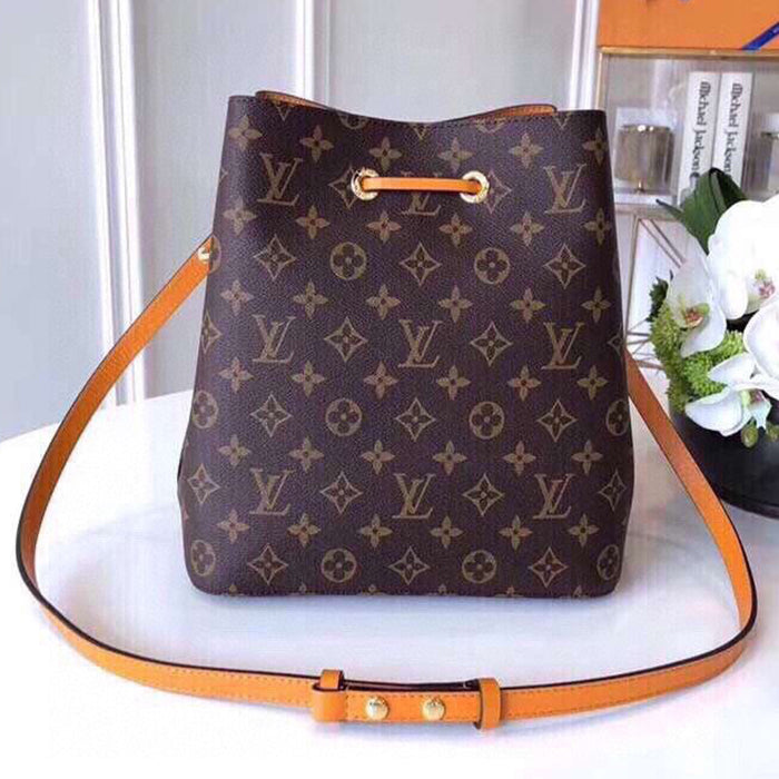 B1P20E81 Popular  leather bag 