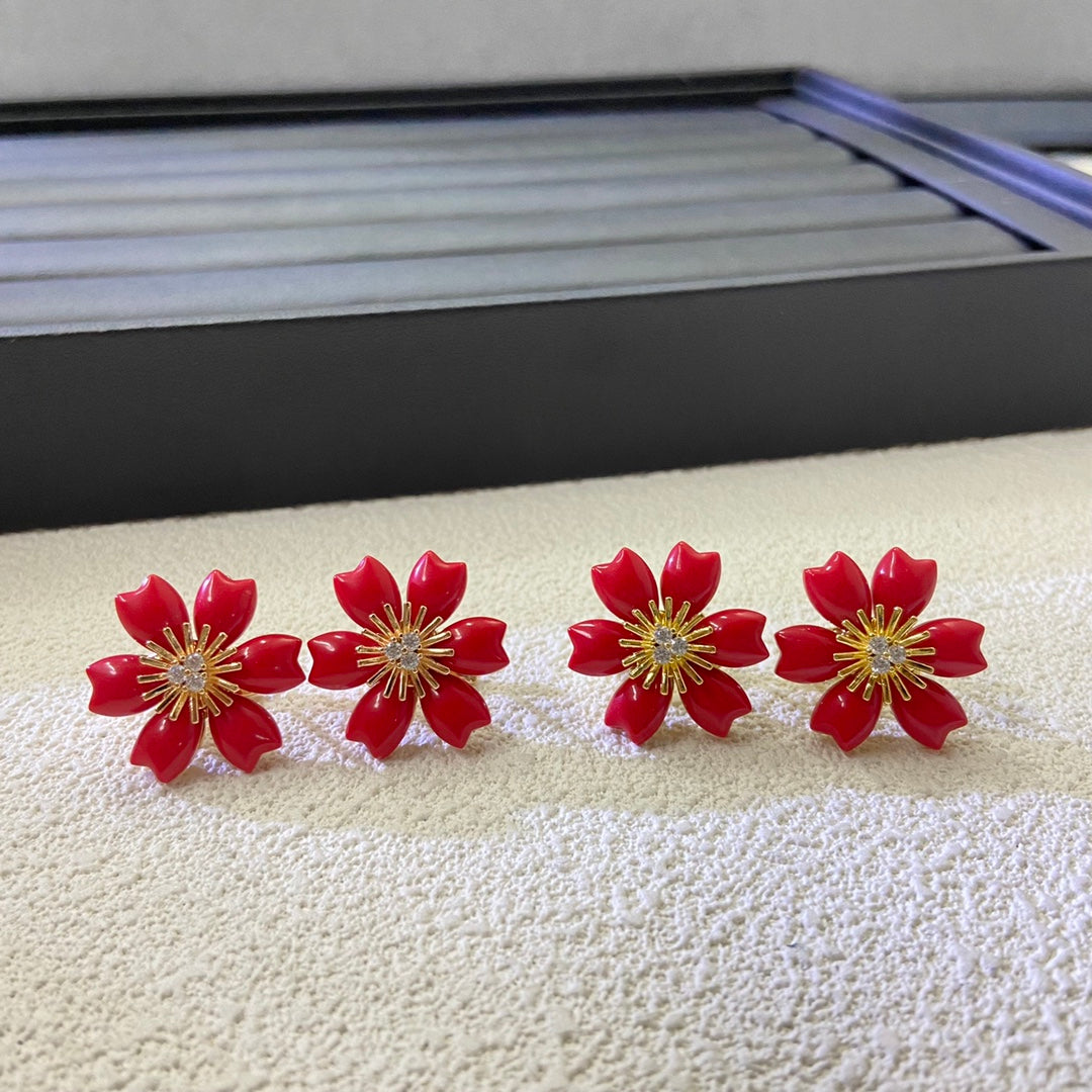 X5Q85VA272X Popular Necklaces. Earrings