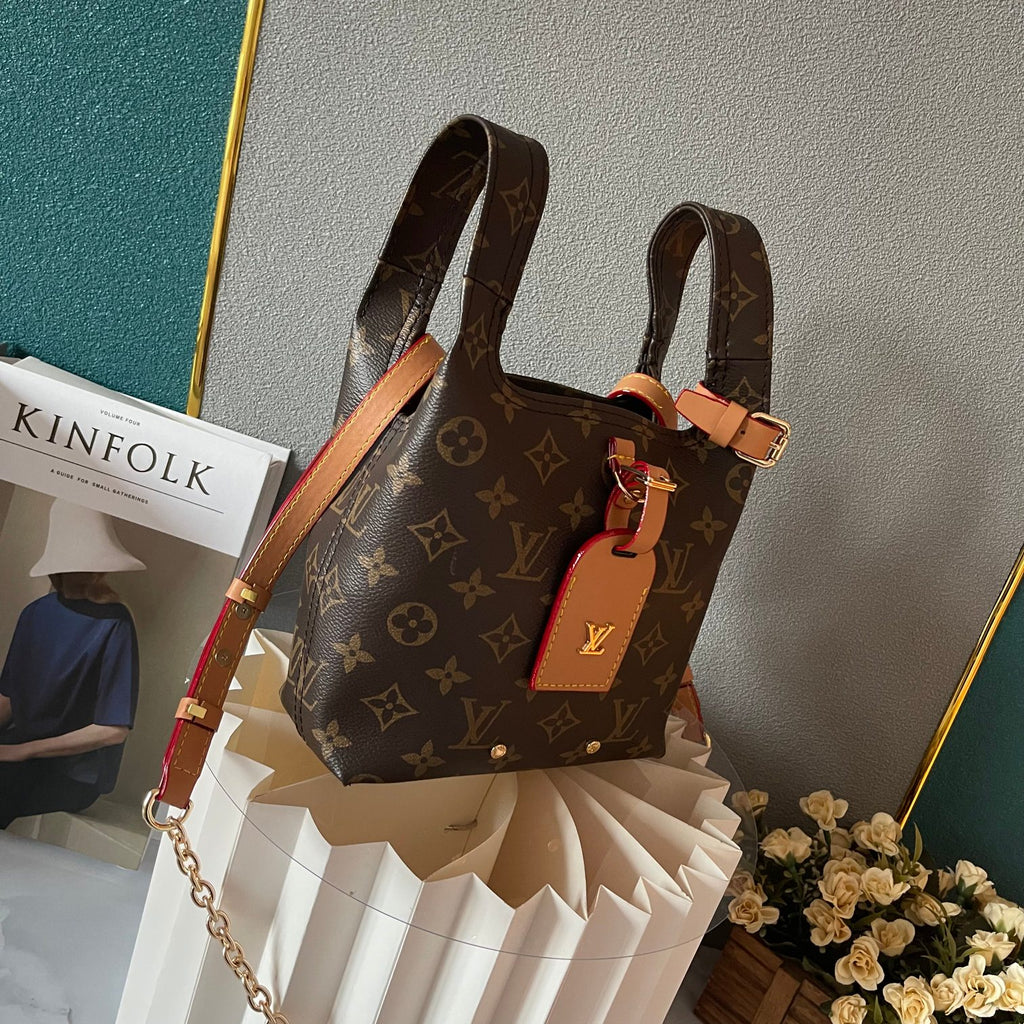 B1X34E274 Popular   leather bag 