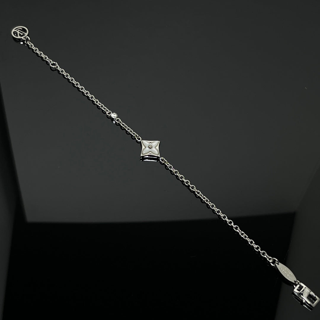 X5N76E43K Popular  Bracelets(mini flower)