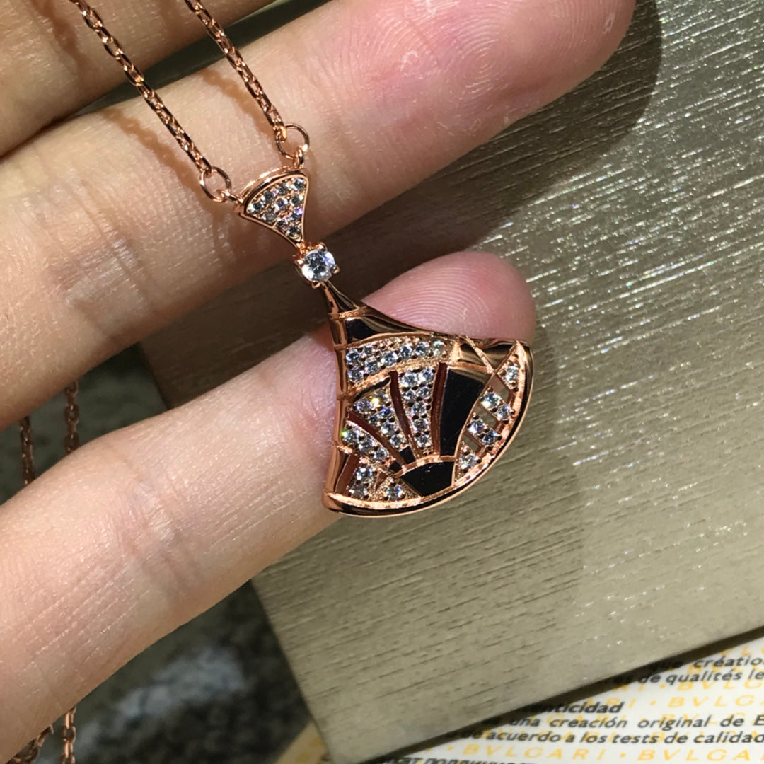 X1Q85S418X Popular Necklaces