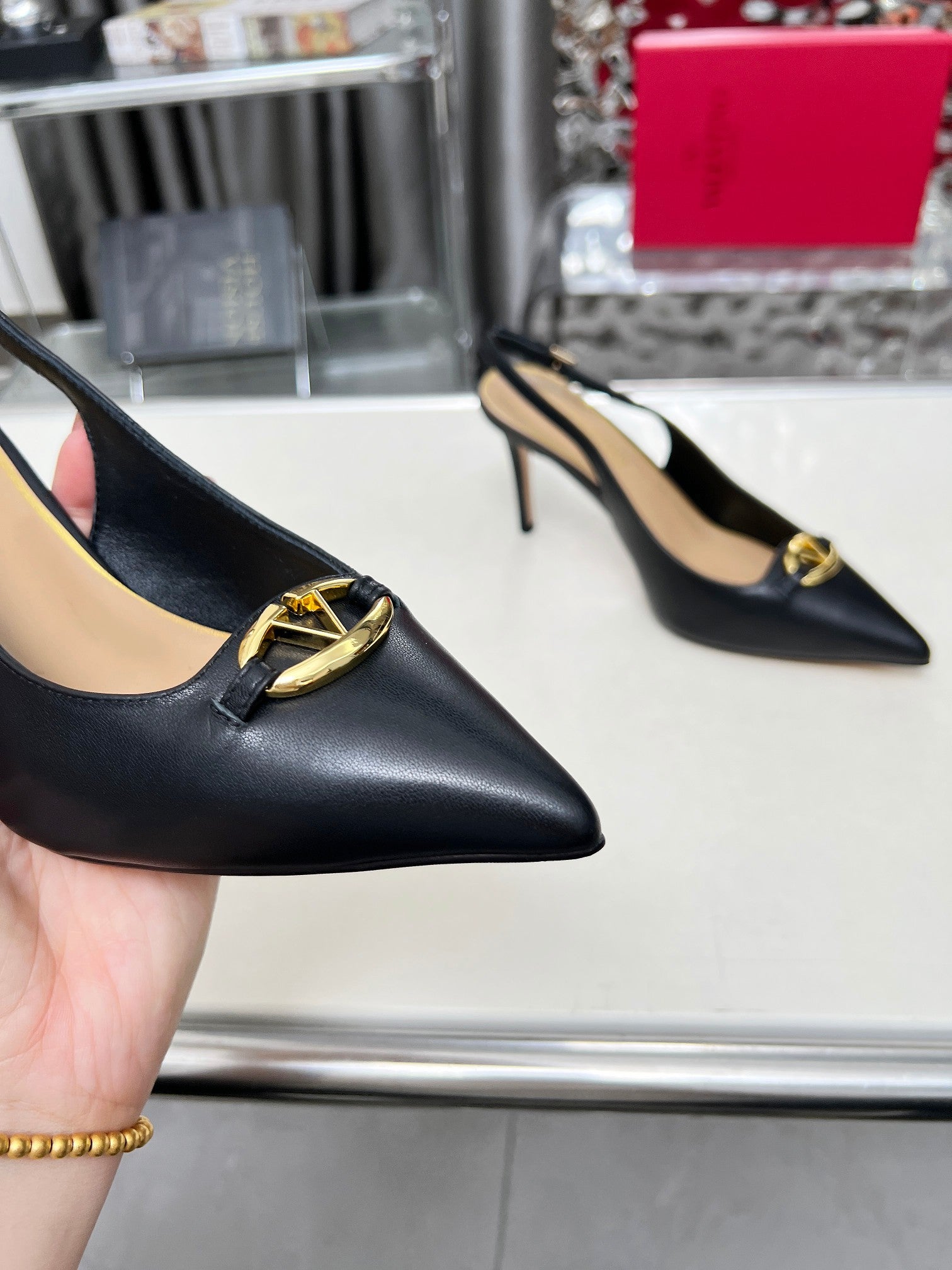 Z2R45VL17  Popular leather  High heels