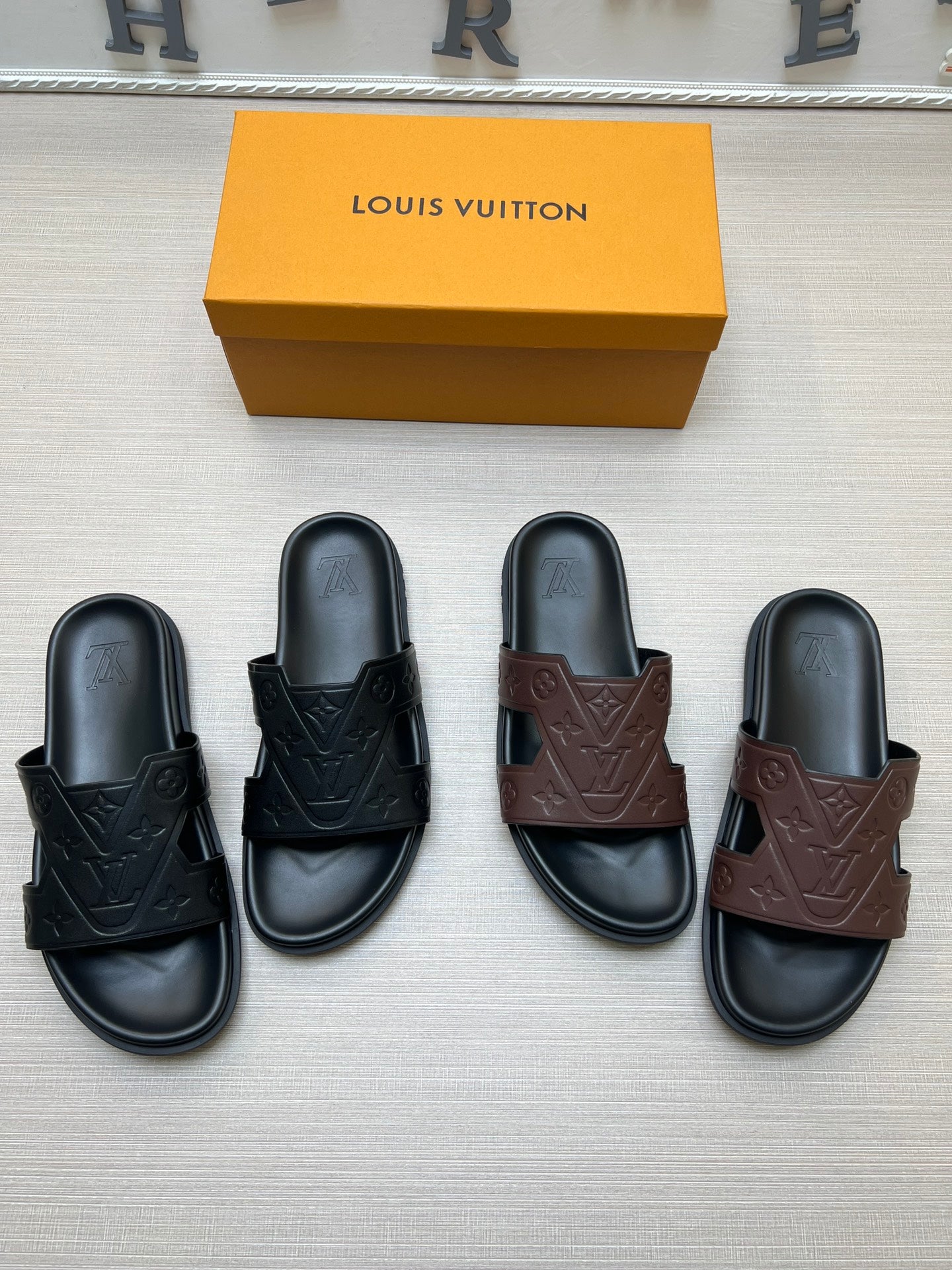 Z5ZE66 Popular slippers