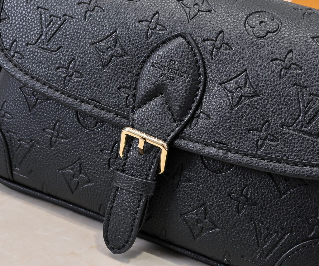 B1P36E42 Popular leather bag