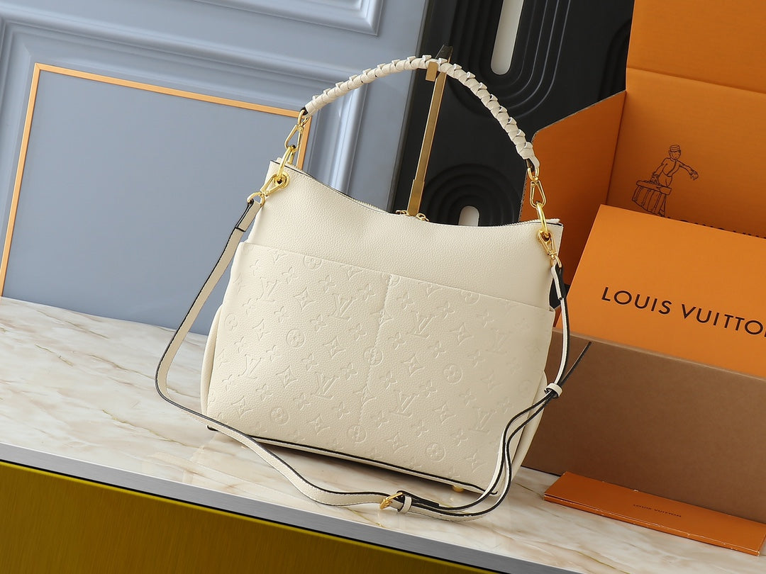 B1W35E115 Popular leather bag