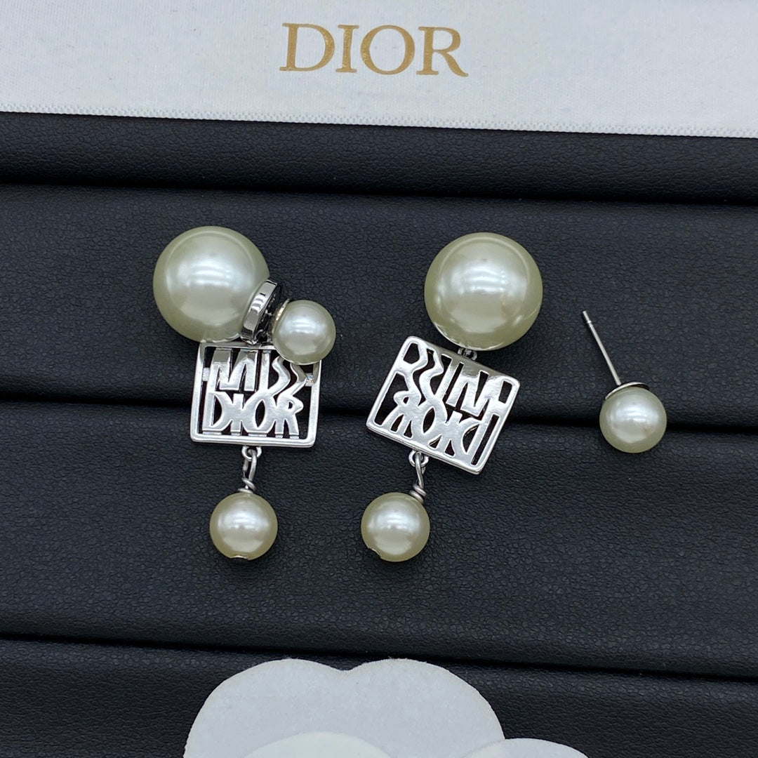 X1Z94D1068E Popular Earrings