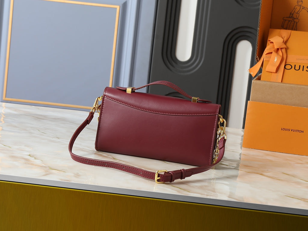 B1R15E145 Popular leather bag