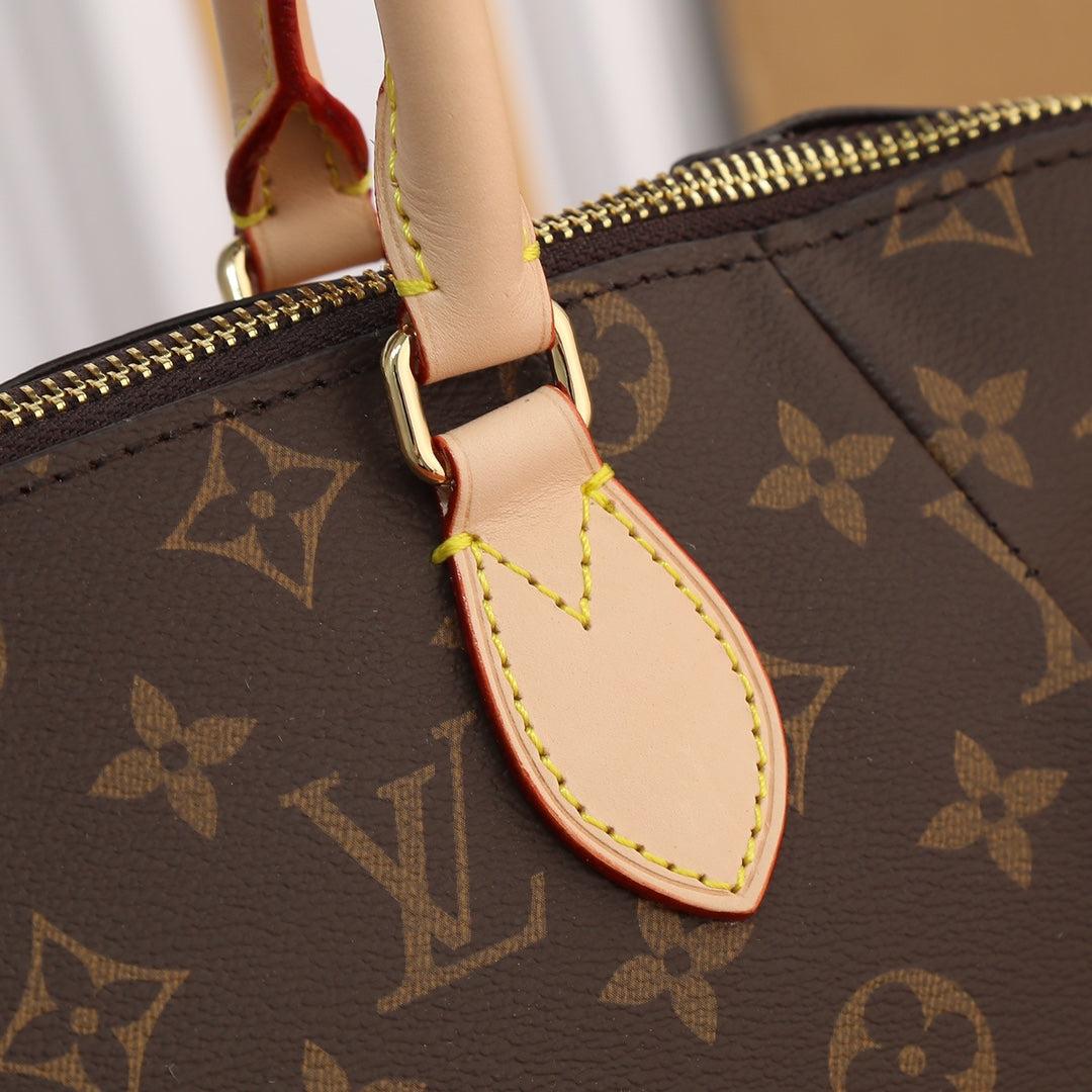 B12X44E351 Popular leather bag 