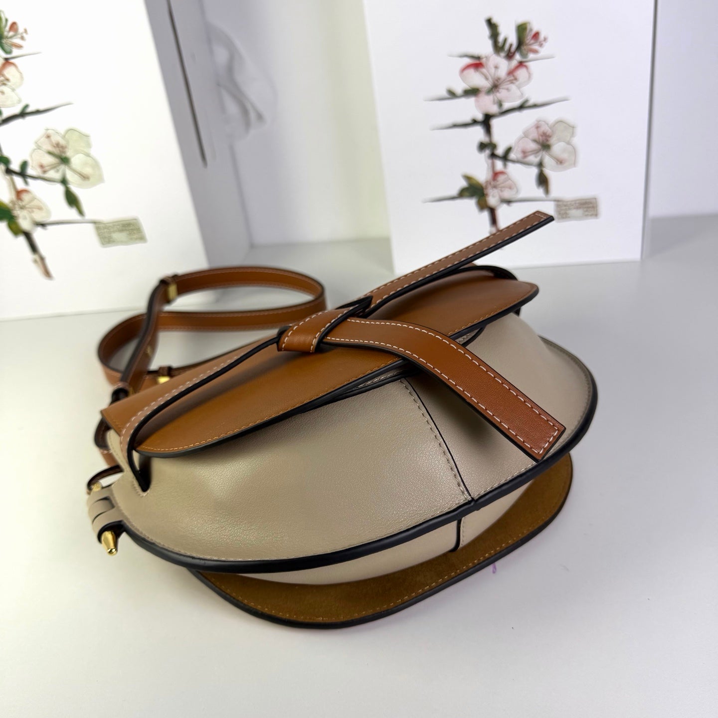 B1R76A27 Popular  leather bag