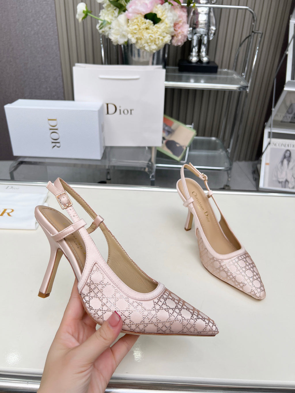 Z2Q95D116 Popular high-quality leather  High heels