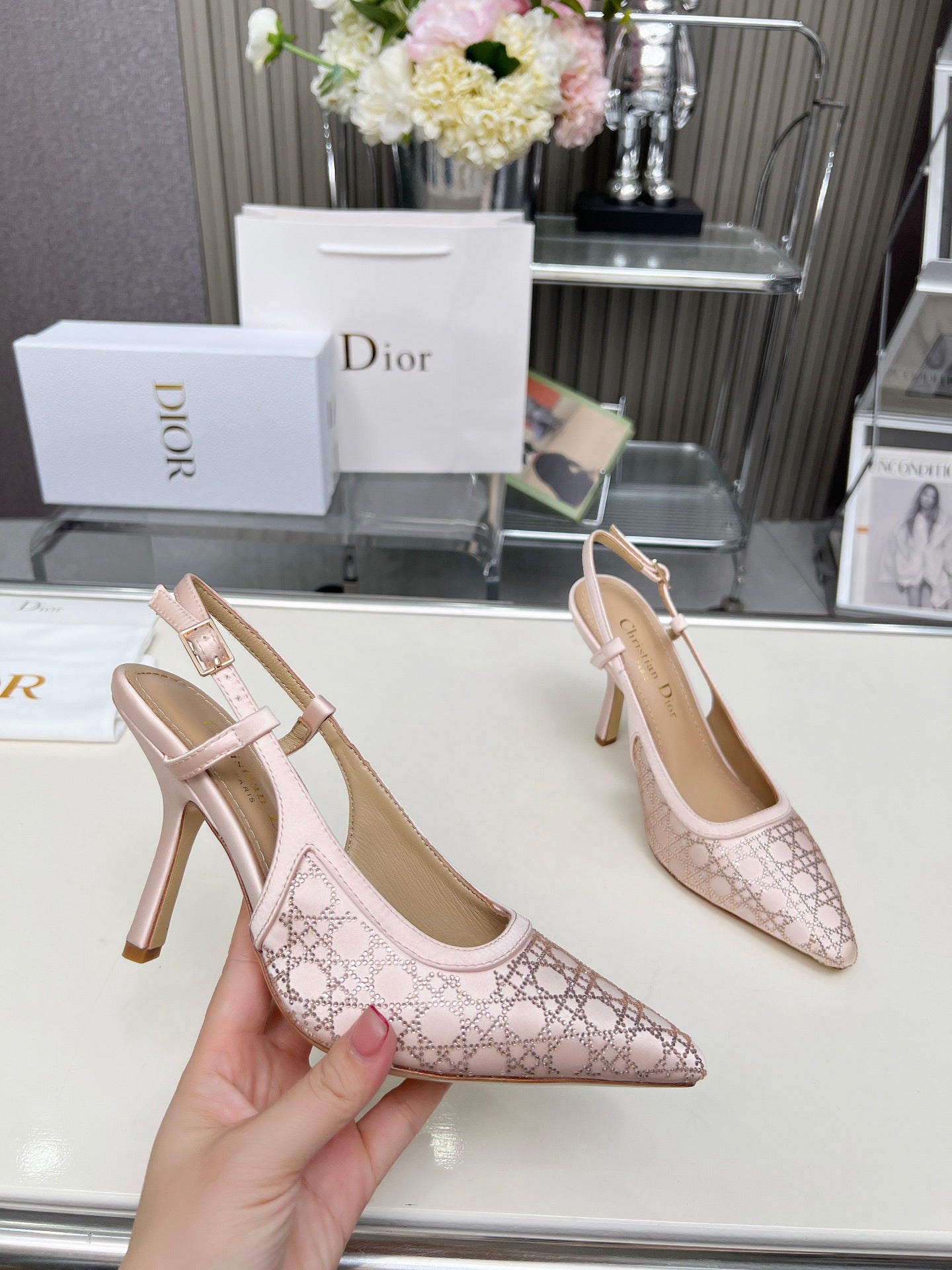 Z2Q95D116 Popular high-quality leather  High heels