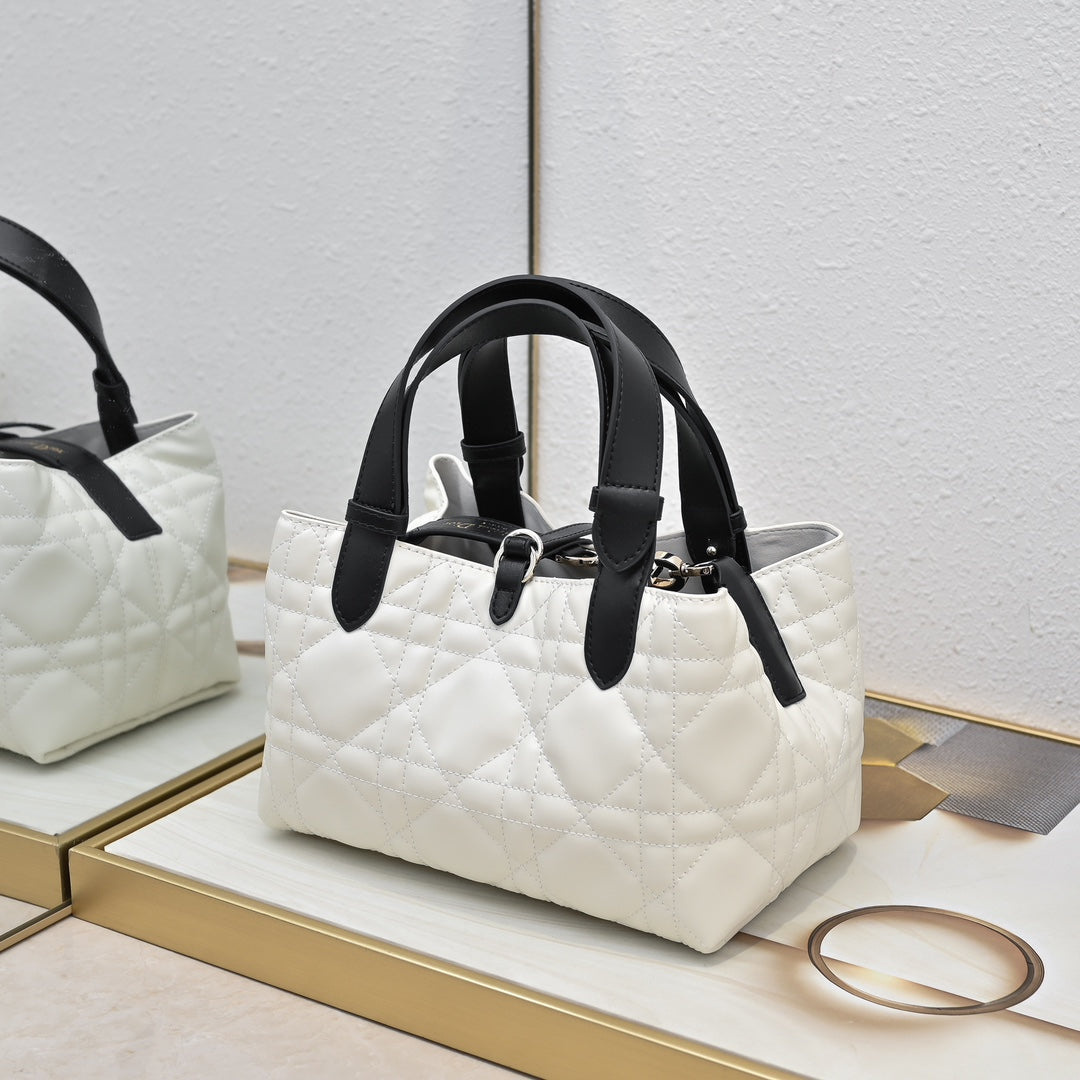 B1R76D40 Popular leather bag