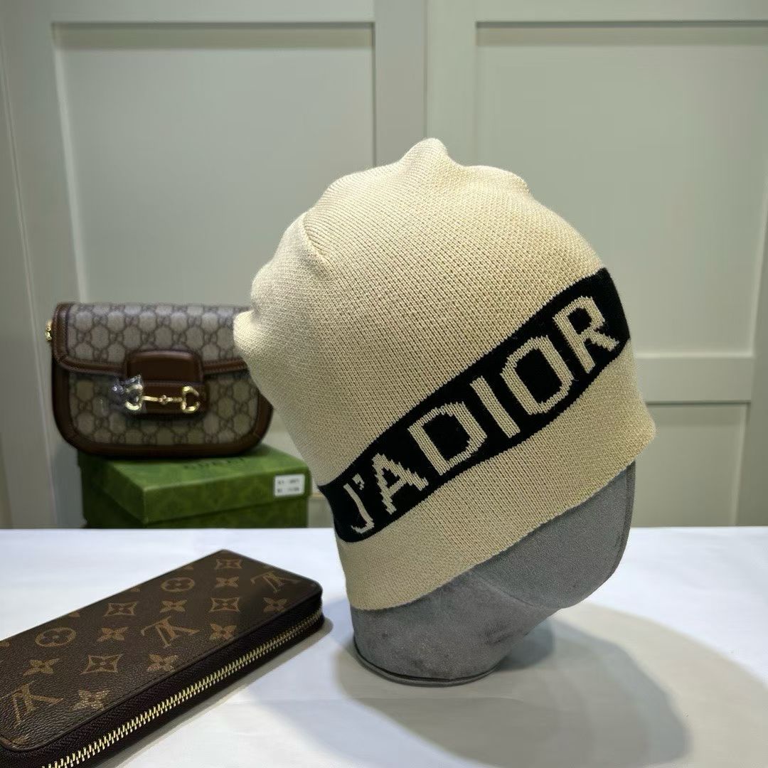 M1R86D100  Popular hats