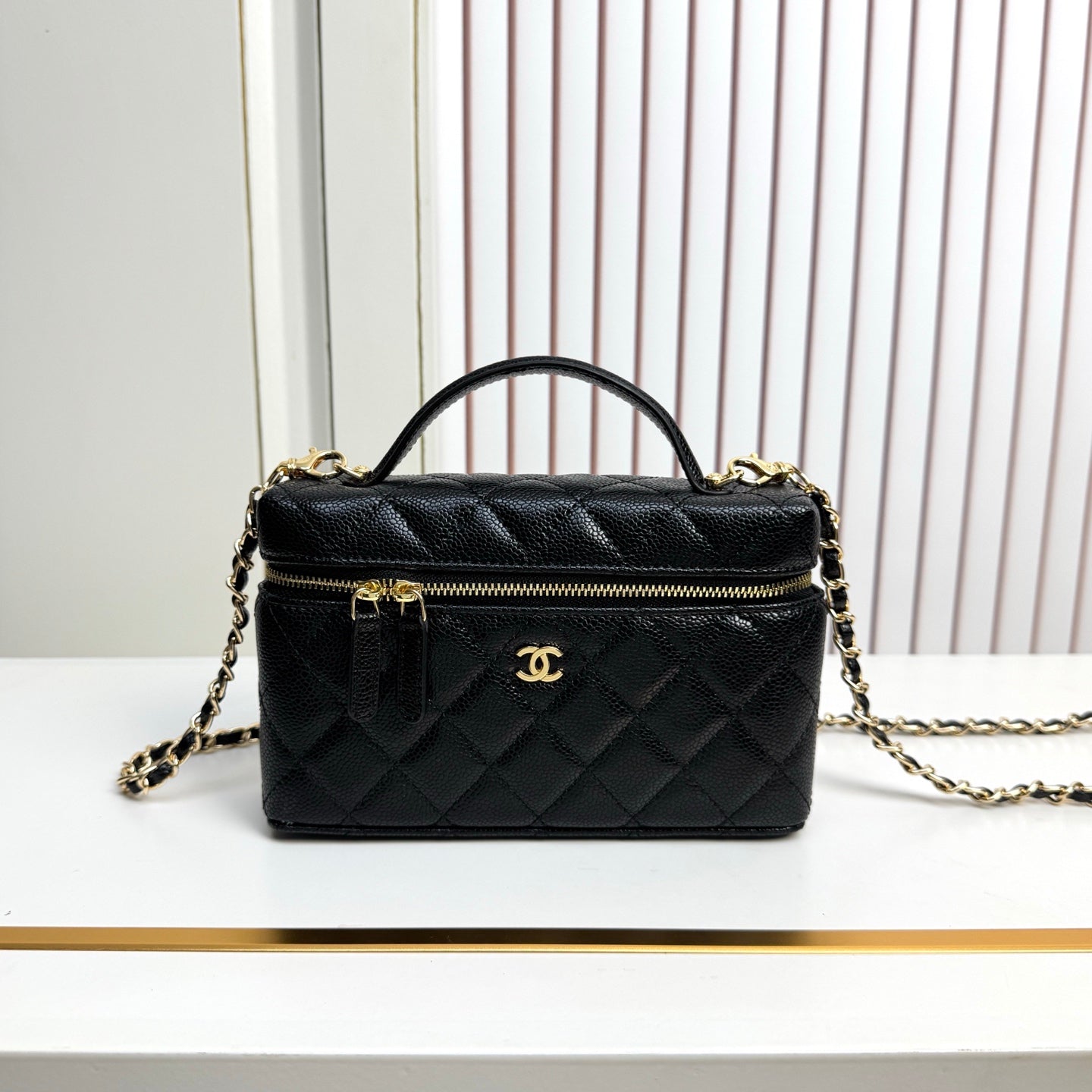 B1X66C19  Popular leather bag