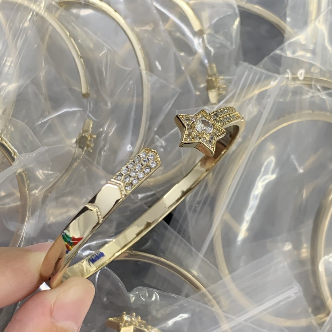 X1X54C67K  Popular Bracelets