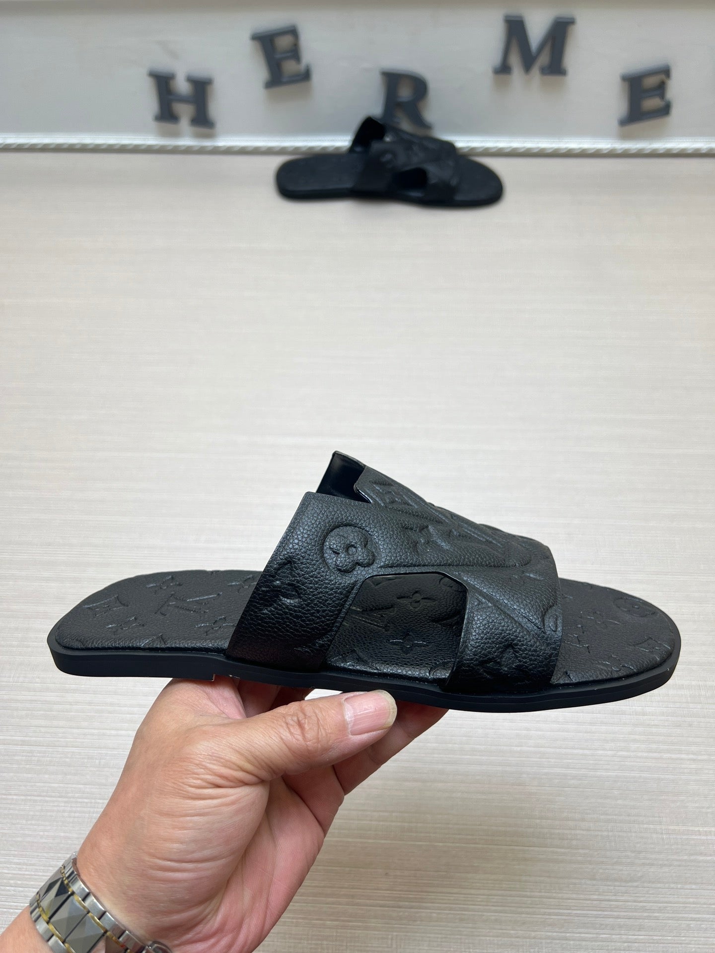 Z5ZE34 Popular slippers