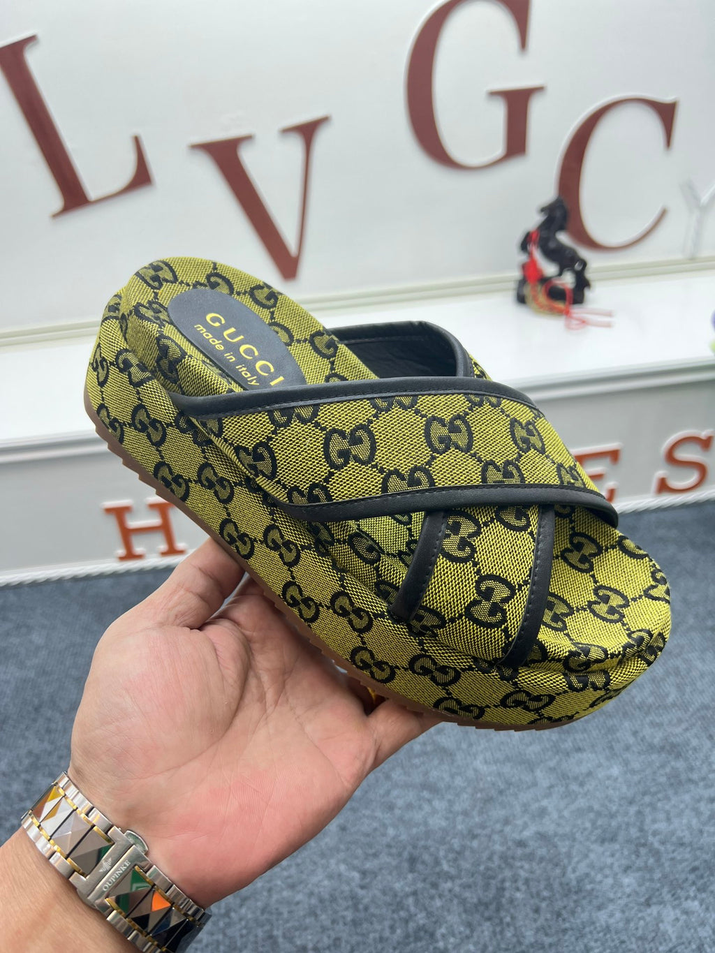 Z5YB69 Popular Slippers