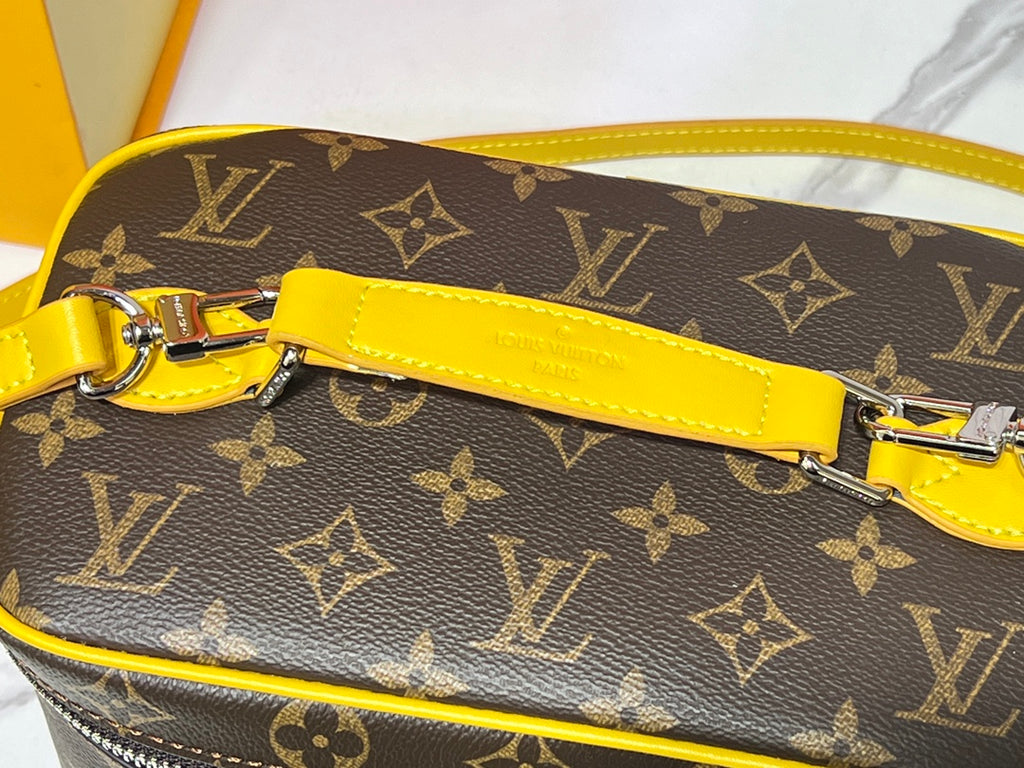 B1X45E10 Popular  leather bag