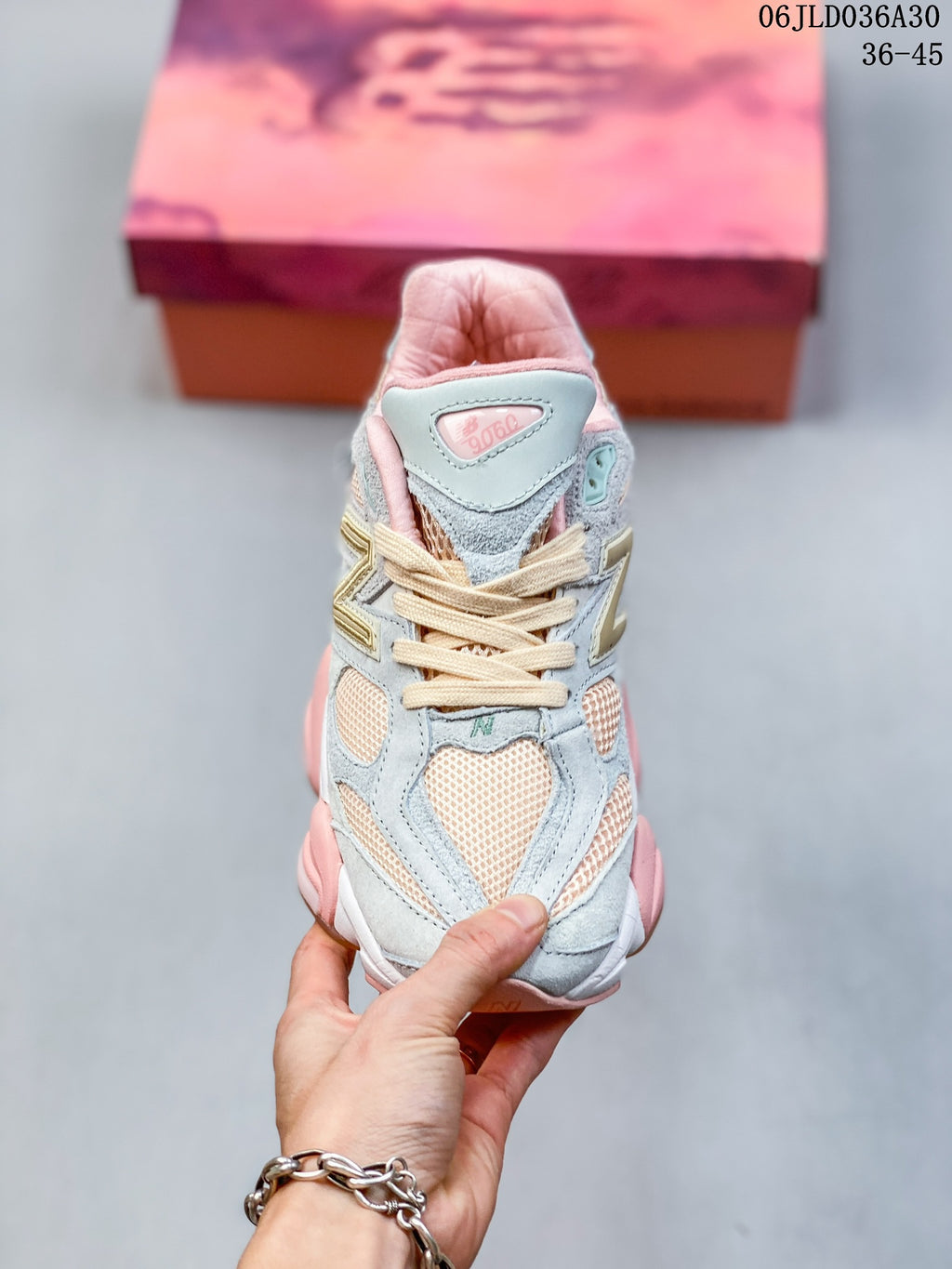 Z4XN189 Popular Sneakers