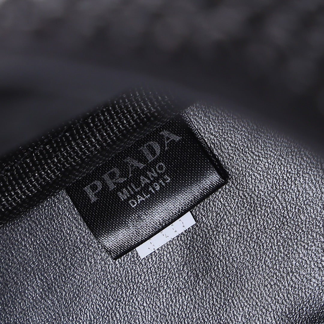 B12X44P265 Popular leather bag 